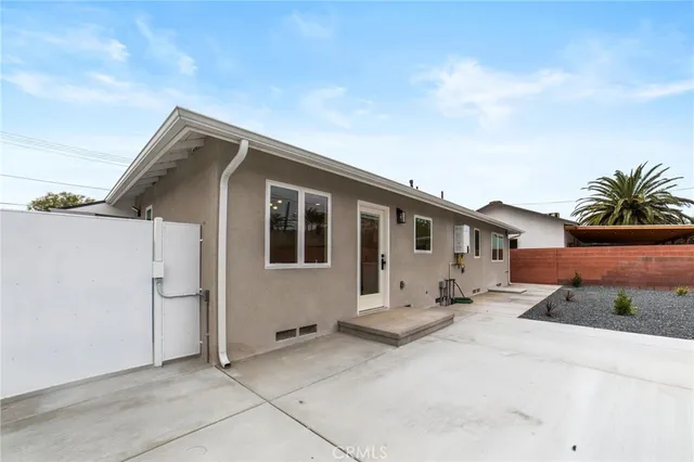 $3,500 | 17180 Ivy Avenue, Fontana, CA 92335