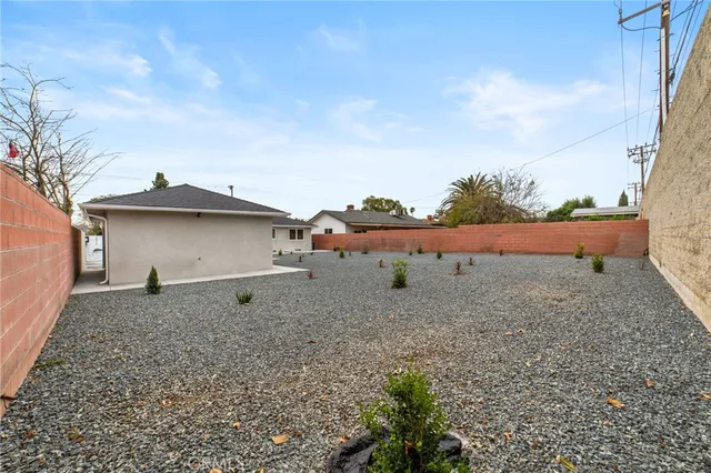 $3,500 | 17180 Ivy Avenue, Fontana, CA 92335