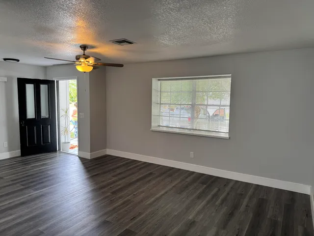 $325,000 | 412 Northeast Midvale Street, Port St. Lucie, FL 34983