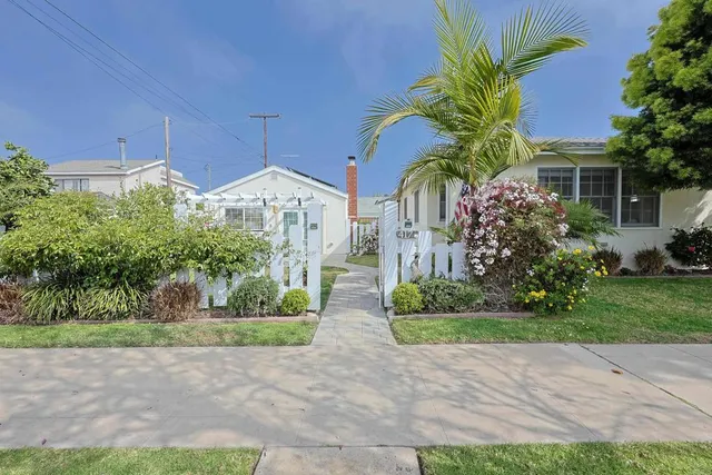 $5,800 | 417 5th Street, Coronado, CA 92118