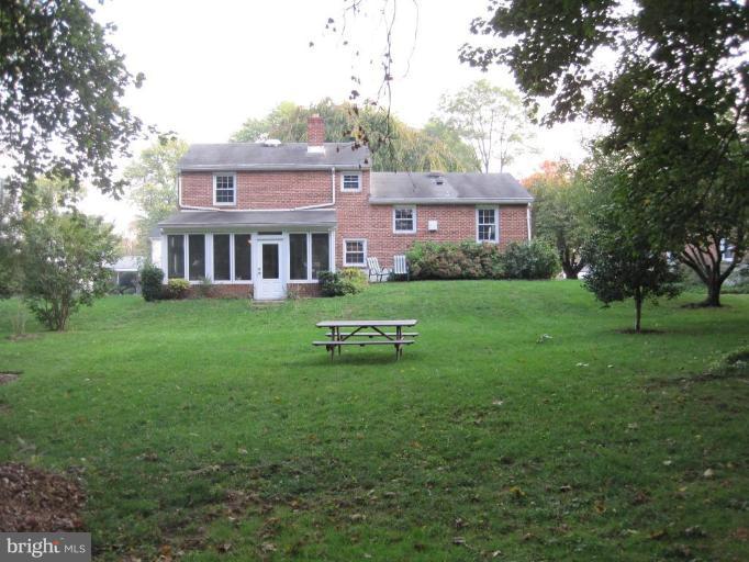 26 Ridgefield Road Lutherville-Timonium, MD 21093 - Photo 11 of 15 Exterior (Rear)