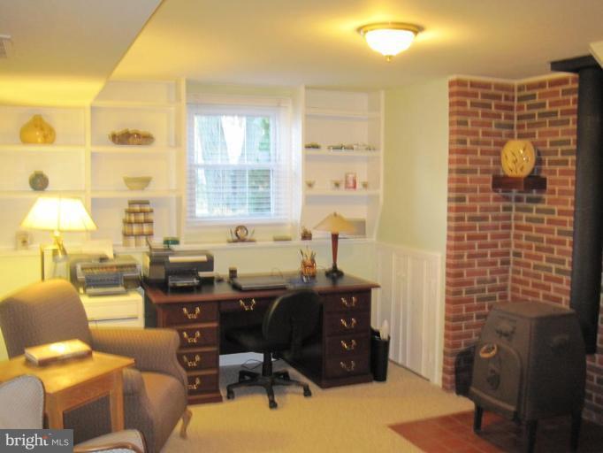 26 Ridgefield Road Lutherville-Timonium, MD 21093 - Photo 15 of 15 Den