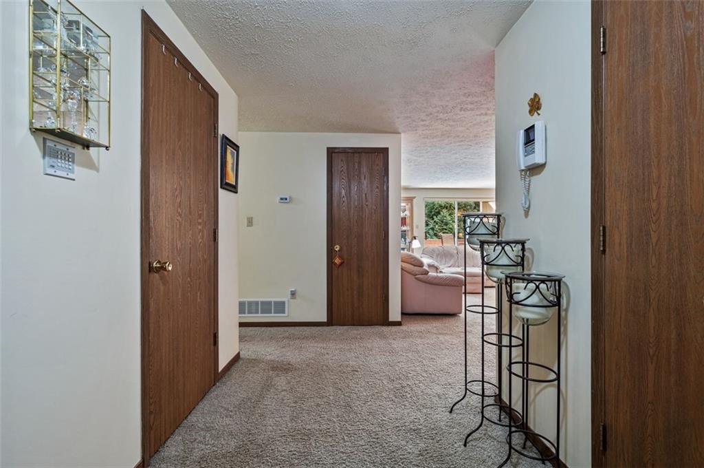 2850 Edgecliff Road, Unit 7 Lower Burrell, PA 15068 - Photo 4 of 30