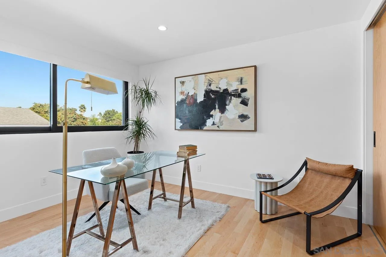 605 Cornish Drive Encinitas, CA 92024 - Photo 32 of 32 a view of a livingroom with furniture and furniture