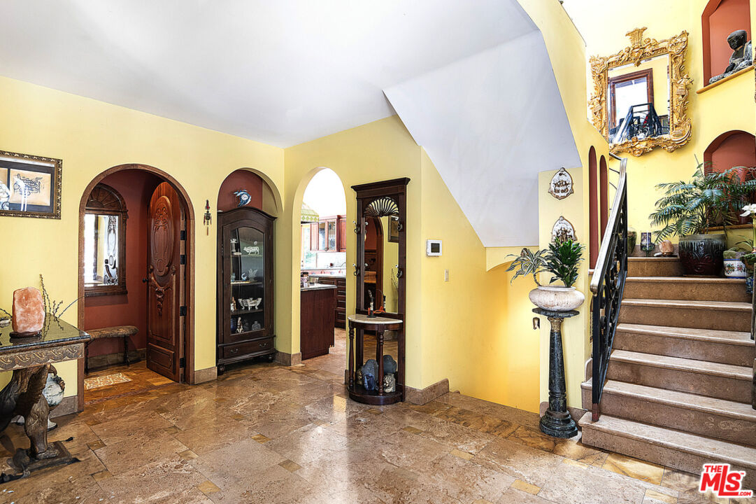 1260 Roscomare Road Los Angeles, CA 90077 - Photo 13 of 75