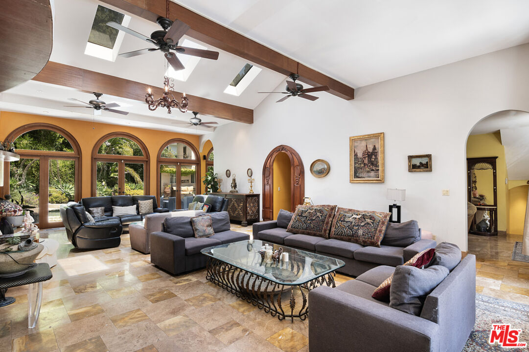 1260 Roscomare Road Los Angeles, CA 90077 - Photo 17 of 75