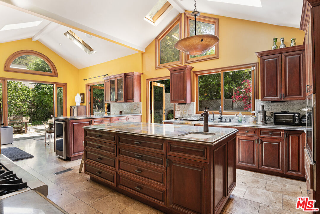 1260 Roscomare Road Los Angeles, CA 90077 - Photo 23 of 75