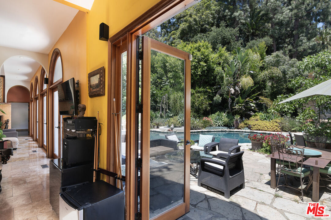 1260 Roscomare Road Los Angeles, CA 90077 - Photo 51 of 75