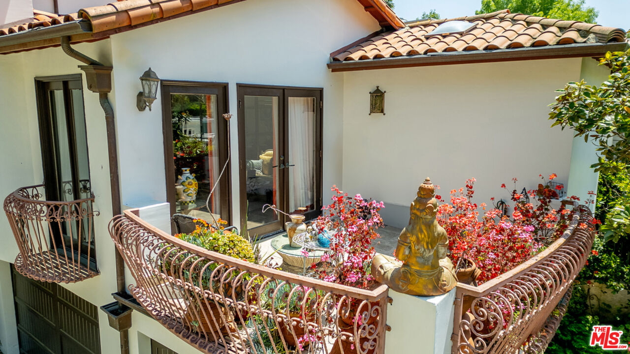 1260 Roscomare Road Los Angeles, CA 90077 - Photo 10 of 75