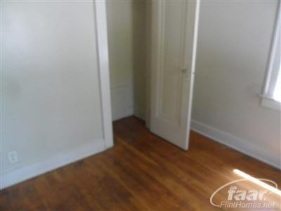 1912 Raskob Street Flint, MI 48504 - Photo 2 of 10 20110933-1.JPG