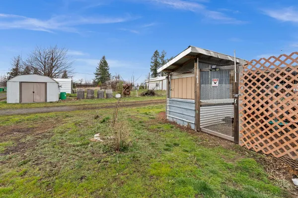 $300,000 | 203 Chestnut Street, Farmington, WA 99128