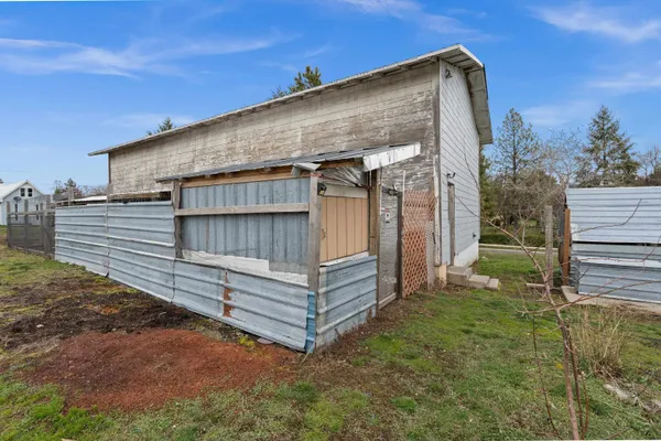 $300,000 | 203 Chestnut Street, Farmington, WA 99128