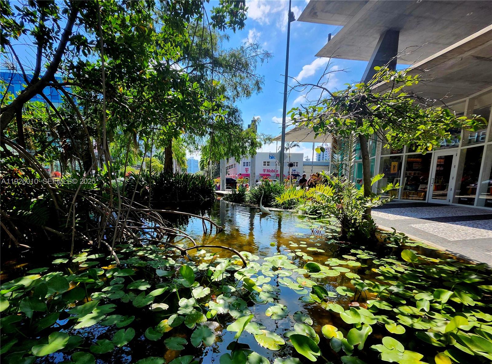 1666 West Avenue, Unit 312 Miami Beach, FL 33139 - Photo 19 of 42 a view of a garden with plants
