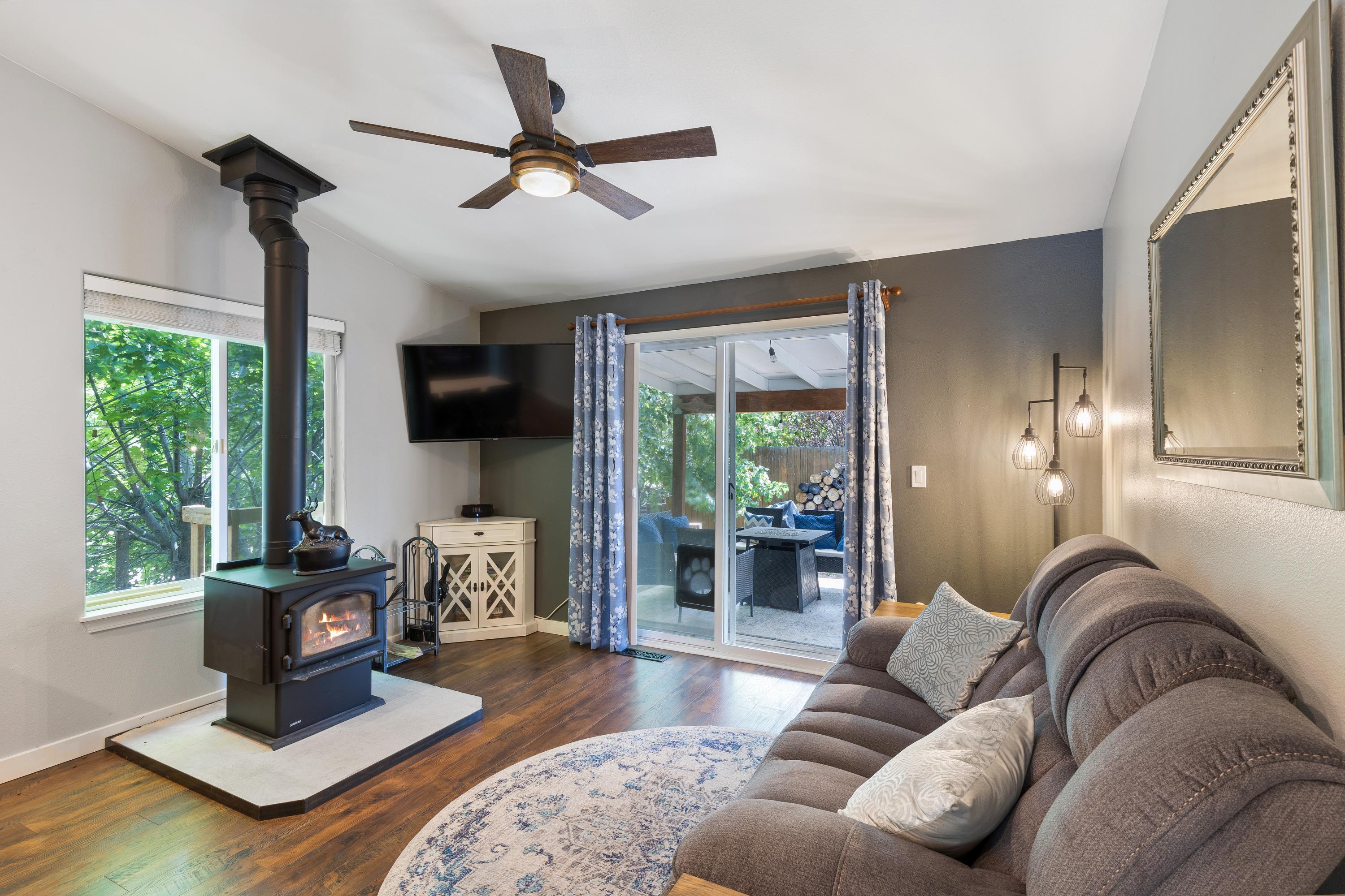21291 Keyte Road Bend, OR 97701 - Photo 10 of 29 520A8141JennMontoyaPhotography