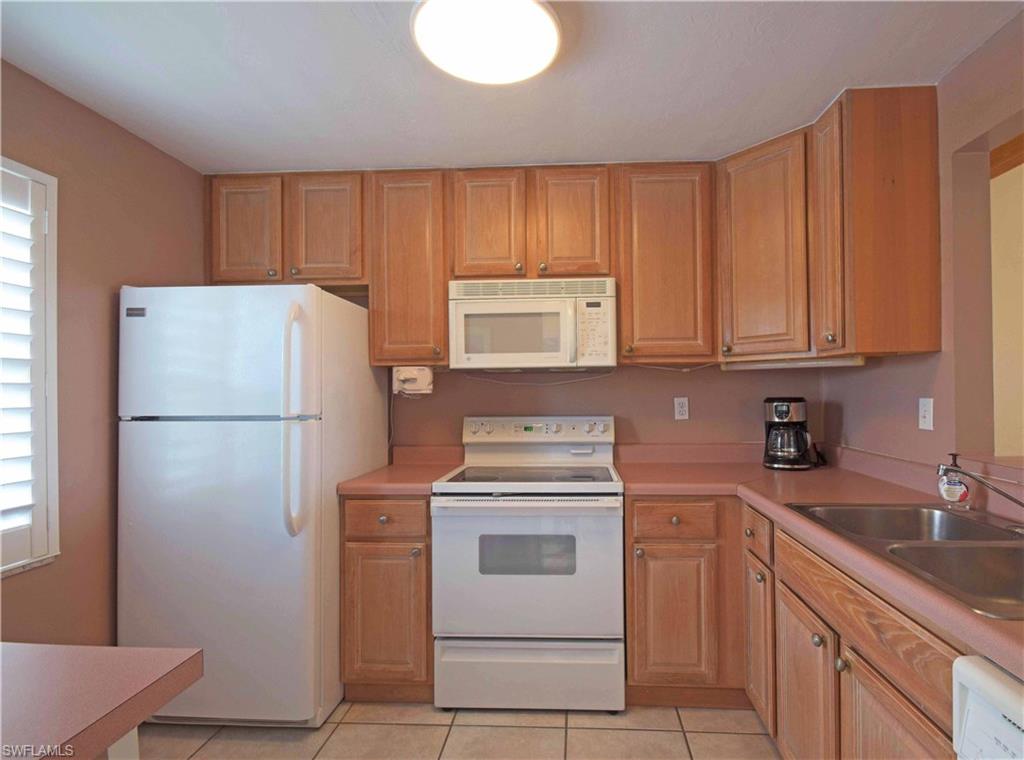 3055 Riviera Drive, Unit 307 Naples, FL 34103 - Photo 7 of 19 Gallery Image 7
