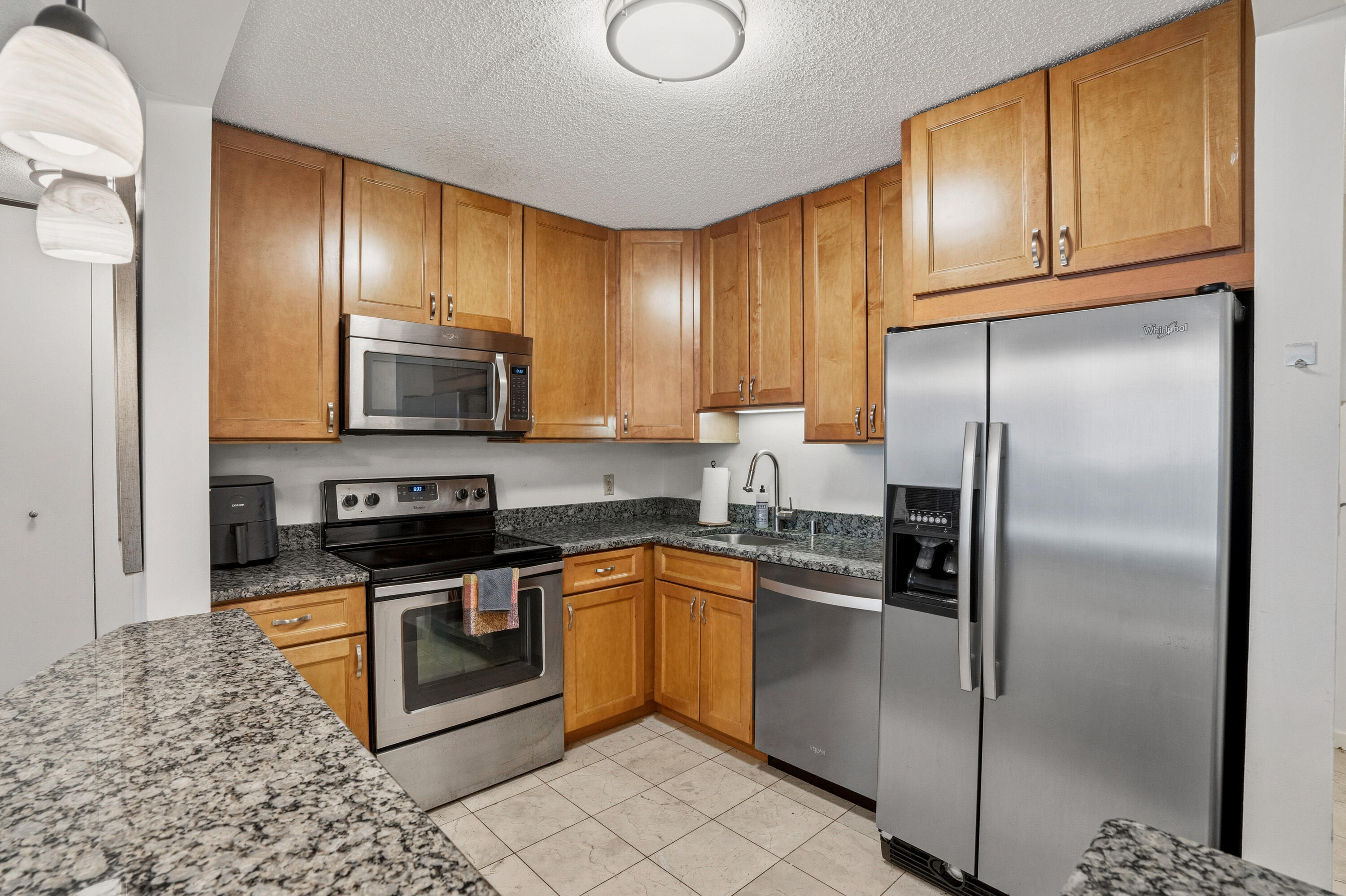 1660 North Prospect Avenue, Unit 2201 Milwaukee, WI 53202 - Photo 7 of 29 Kitchen