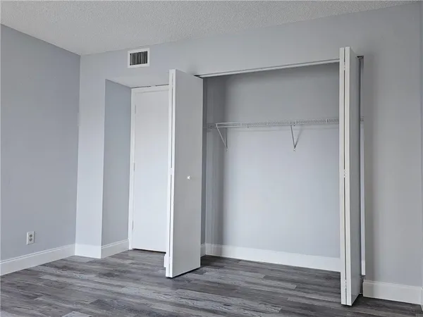 $2,000 | 9862 Nob Hill Court, Sunrise, FL 33351