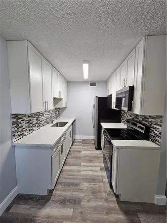 $2,000 | 9862 Nob Hill Court, Sunrise, FL 33351