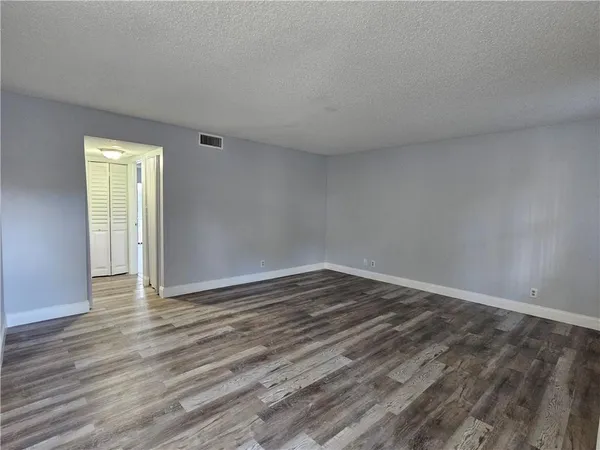 $2,000 | 9862 Nob Hill Court, Sunrise, FL 33351