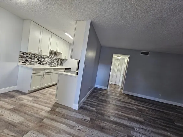 $2,000 | 9862 Nob Hill Court, Sunrise, FL 33351