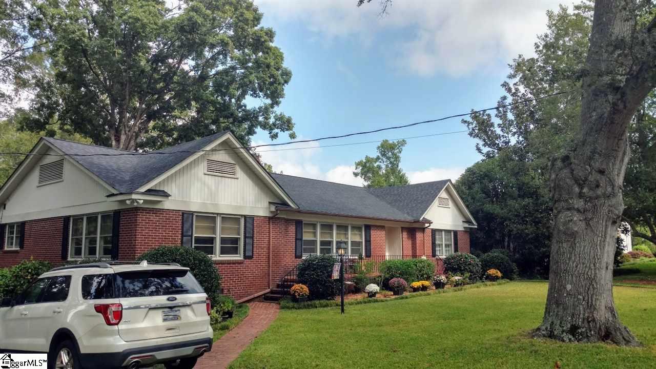 302 West Maple Street Clinton, SC 29325 - Photo 2 of 21