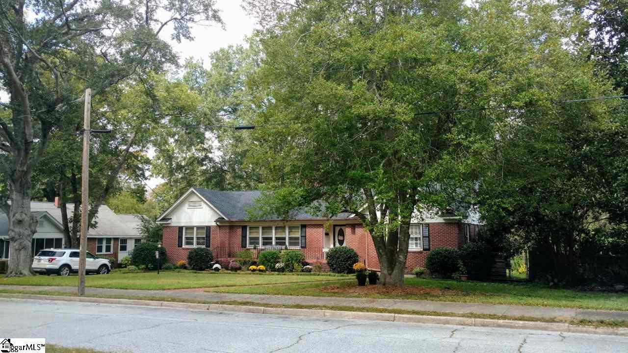 302 West Maple Street Clinton, SC 29325 - Photo 3 of 21