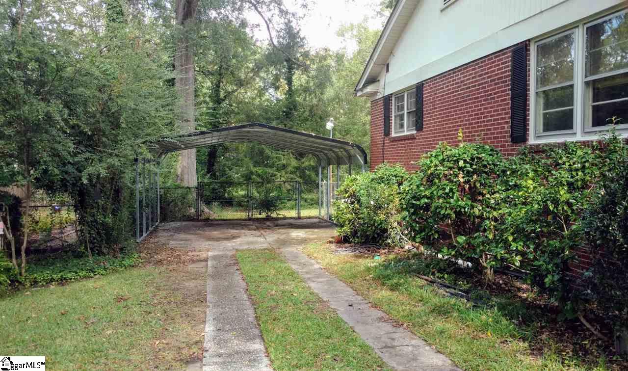 302 West Maple Street Clinton, SC 29325 - Photo 4 of 21