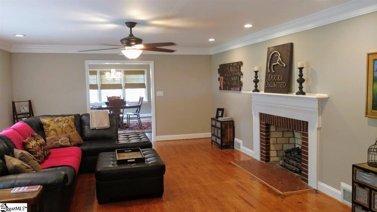 302 West Maple Street Clinton, SC 29325 - Photo 7 of 21