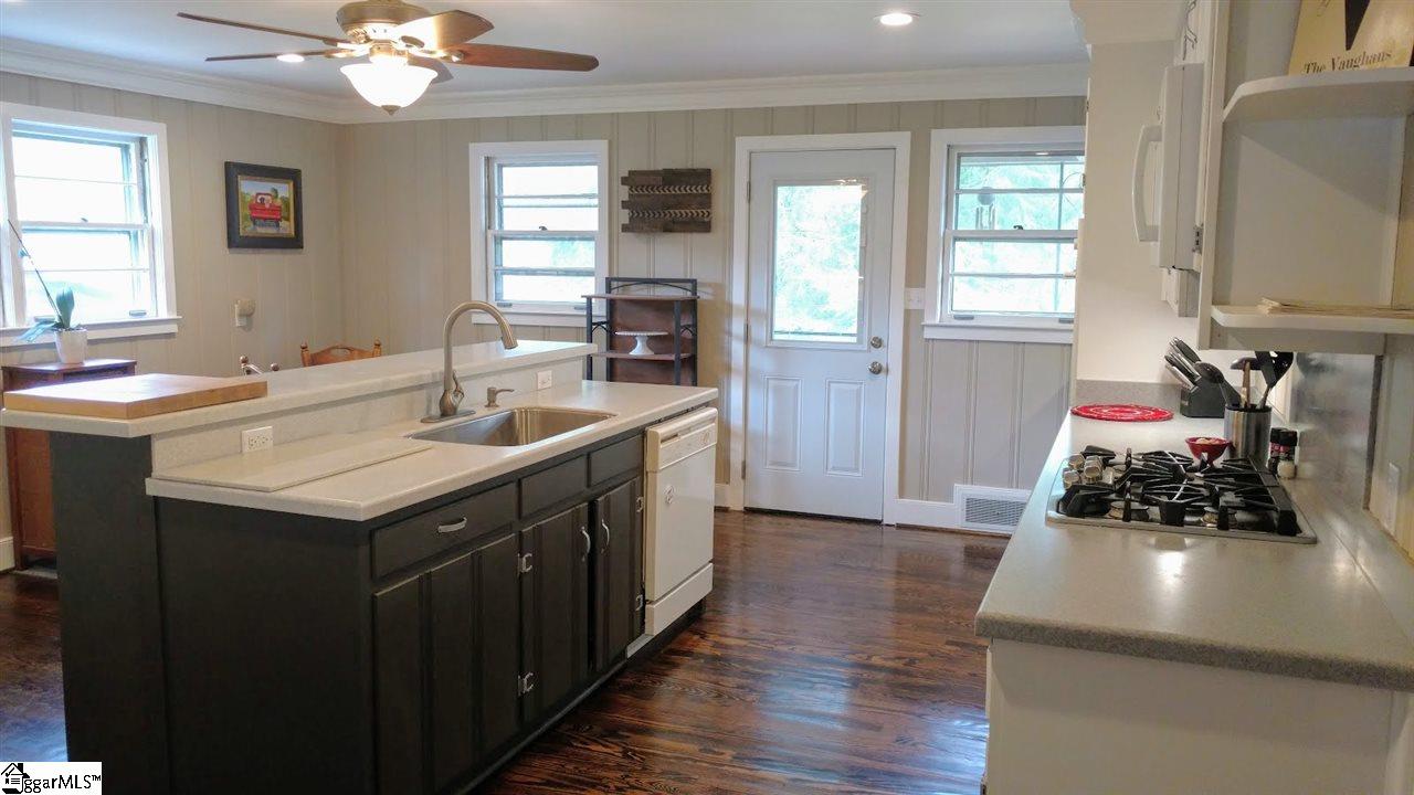 302 West Maple Street Clinton, SC 29325 - Photo 10 of 21