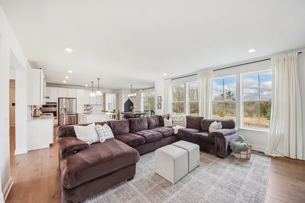 $625,000 | 1014 Persimmon Court, Crystal Lake, IL 60012