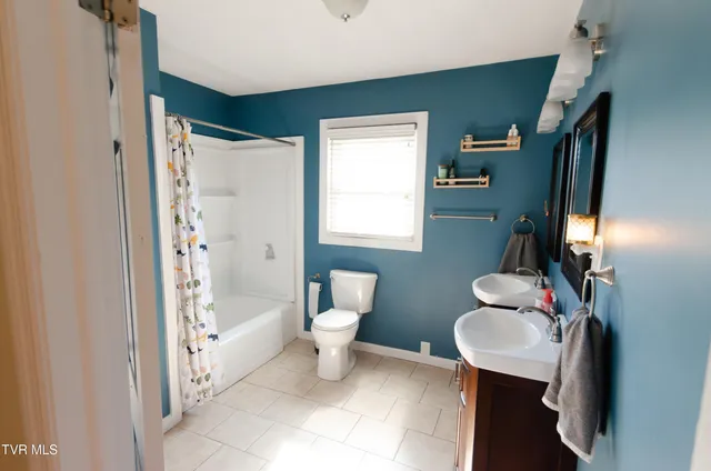 $285,000 | 712 Old Elizabethton Highway, Bluff City, TN 37618