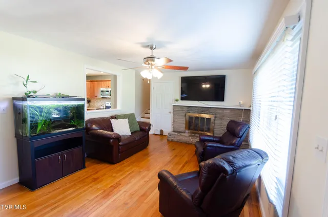 $285,000 | 712 Old Elizabethton Highway, Bluff City, TN 37618