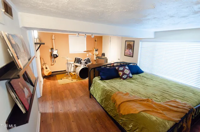 $285,000 | 712 Old Elizabethton Highway, Bluff City, TN 37618