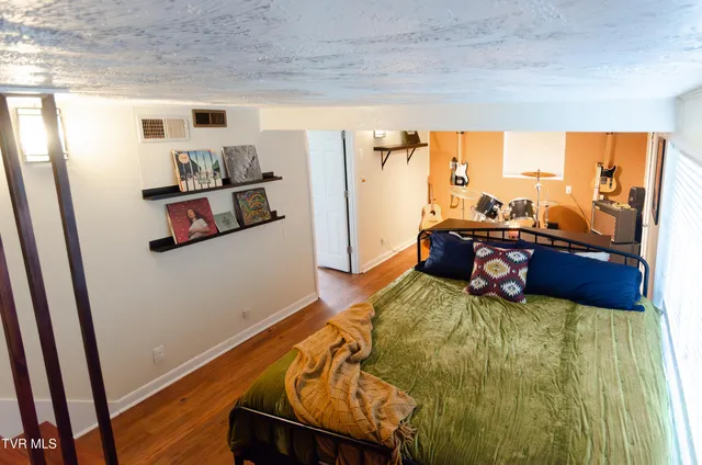 $285,000 | 712 Old Elizabethton Highway, Bluff City, TN 37618