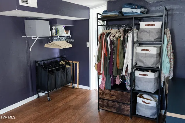 $285,000 | 712 Old Elizabethton Highway, Bluff City, TN 37618