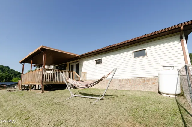 $285,000 | 712 Old Elizabethton Highway, Bluff City, TN 37618