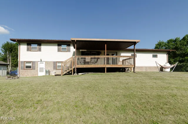 $285,000 | 712 Old Elizabethton Highway, Bluff City, TN 37618
