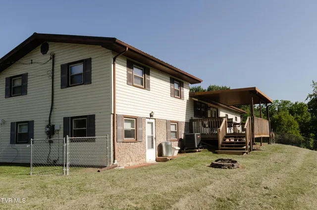 $285,000 | 712 Old Elizabethton Highway, Bluff City, TN 37618