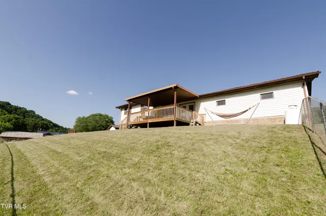 $285,000 | 712 Old Elizabethton Highway, Bluff City, TN 37618