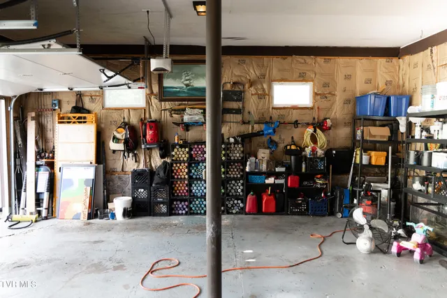 $285,000 | 712 Old Elizabethton Highway, Bluff City, TN 37618