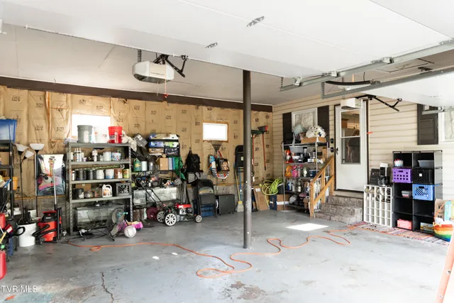 $285,000 | 712 Old Elizabethton Highway, Bluff City, TN 37618