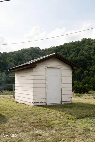 $285,000 | 712 Old Elizabethton Highway, Bluff City, TN 37618