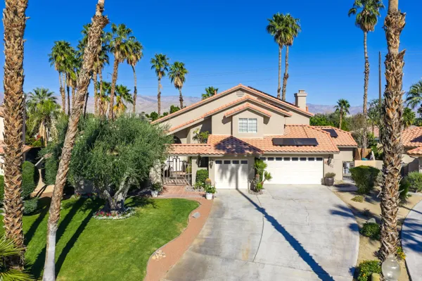 $924,900 | 76984 Sheffield Court, Palm Desert, CA 92211