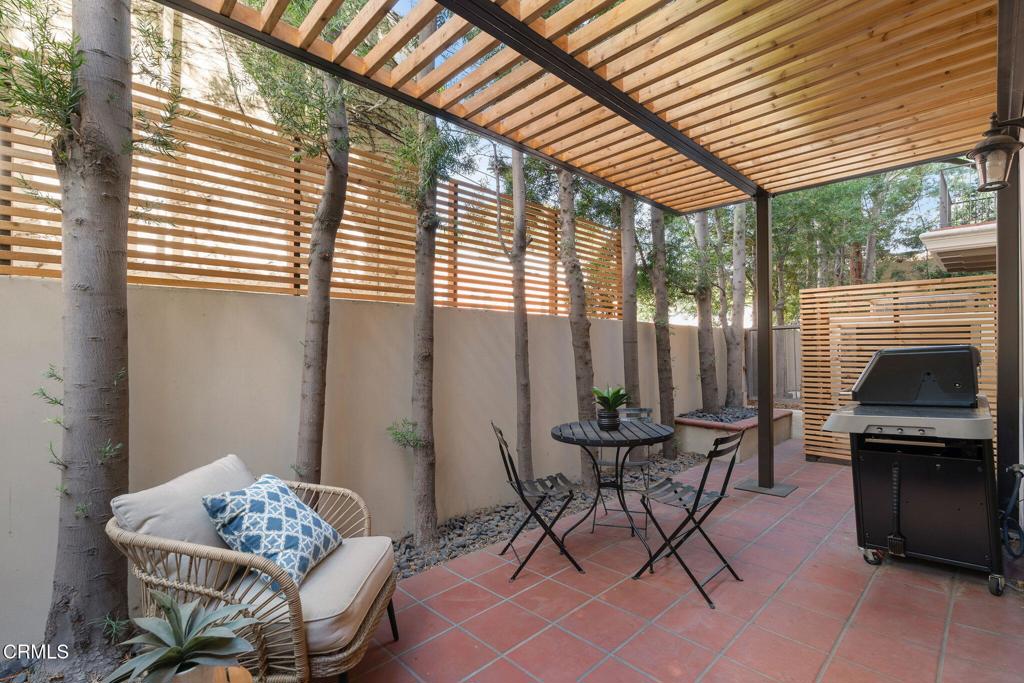 108 South El Molino Avenue, Unit 106 Pasadena, CA 91101 - Photo 25 of 28 27