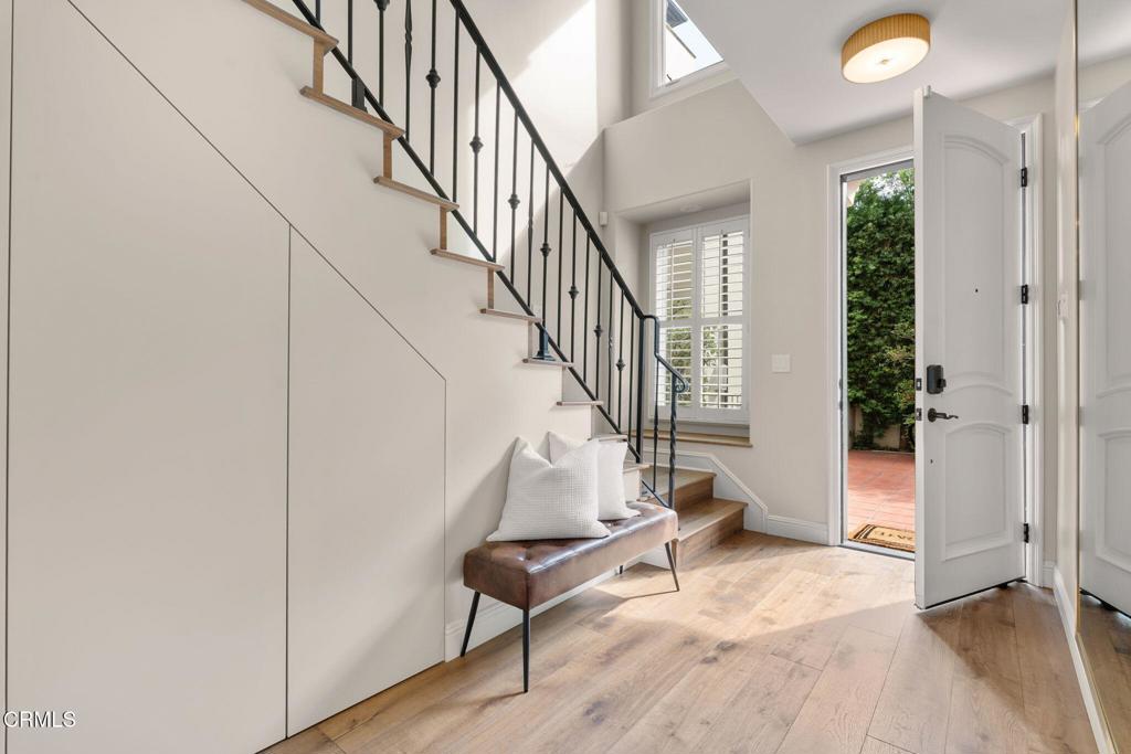 108 South El Molino Avenue, Unit 106 Pasadena, CA 91101 - Photo 4 of 28 3