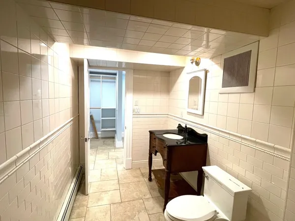 $2,600 | 36 Sunhill Lane, Unit G2, Newton, MA 02459