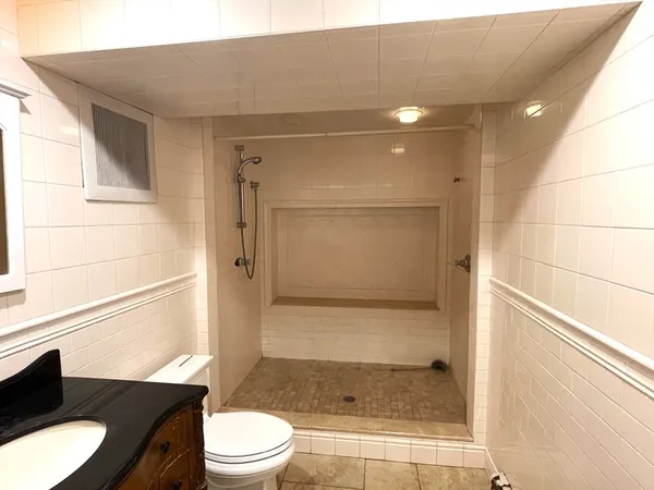 $2,600 | 36 Sunhill Lane, Unit G2, Newton, MA 02459