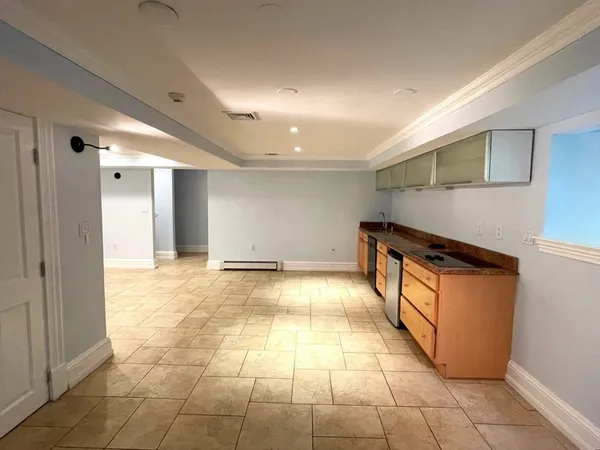 $2,600 | 36 Sunhill Lane, Unit G2, Newton, MA 02459