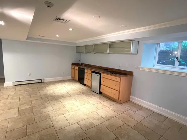 $2,600 | 36 Sunhill Lane, Unit G2, Newton, MA 02459