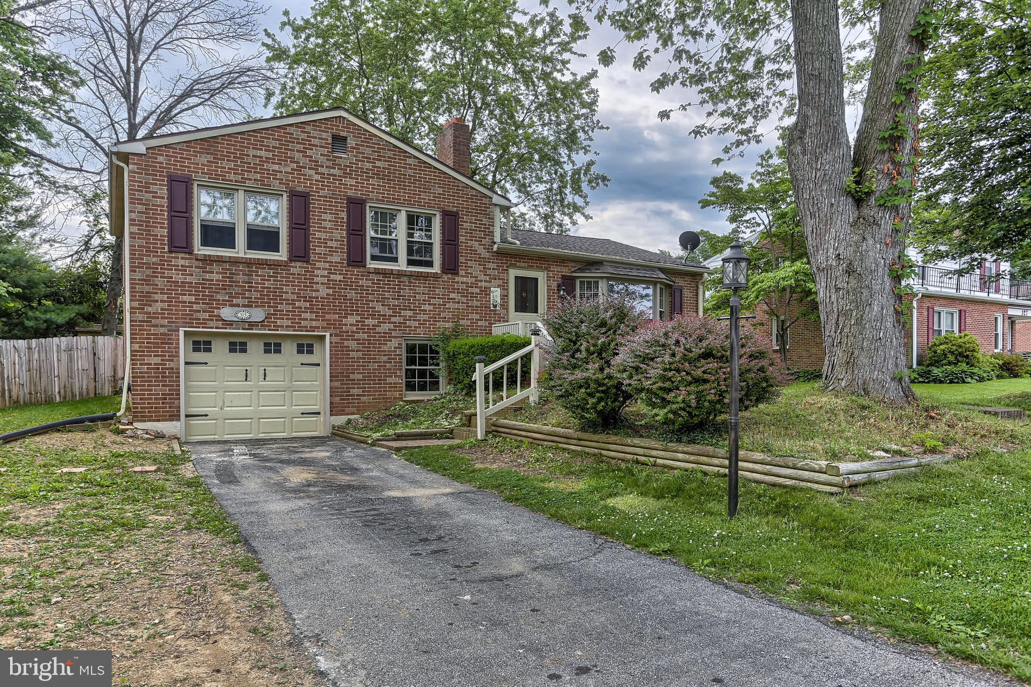 313 Wynwood Road York, PA 17402 - Photo 4 of 29 Gallery Image 4